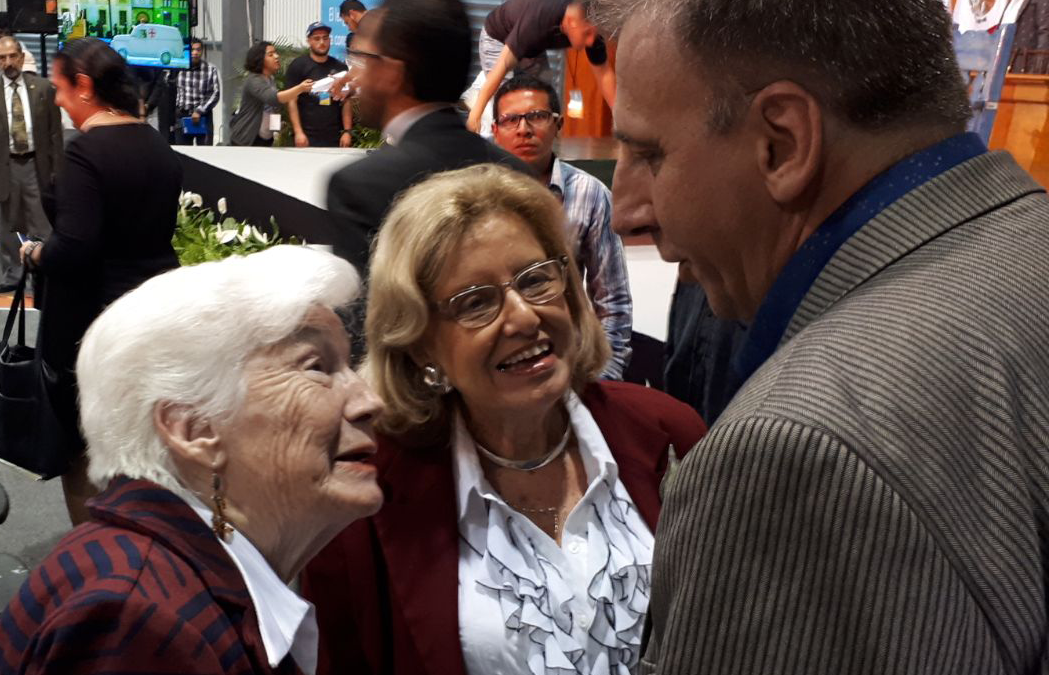 Felicitaciones de la esposa de Sergio Galindo