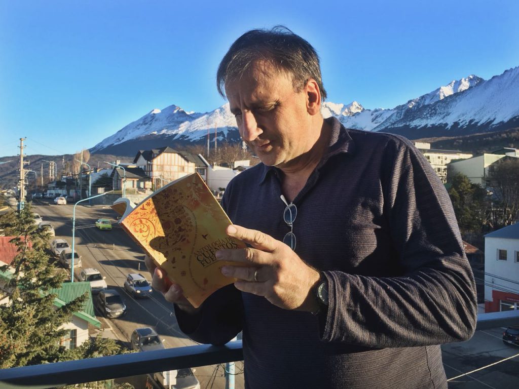 b8fb4de4-43f5-4f3e-a01c-30796255db1d